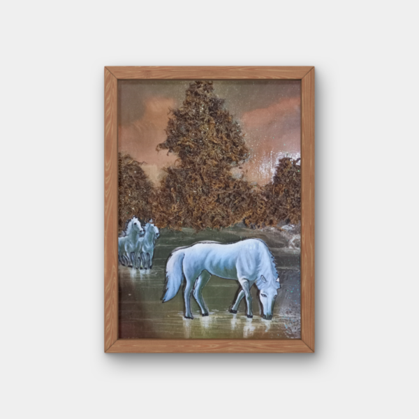 Sérénité Équine au Bord de la Rivière