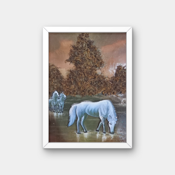 Sérénité Équine au Bord de la Rivière